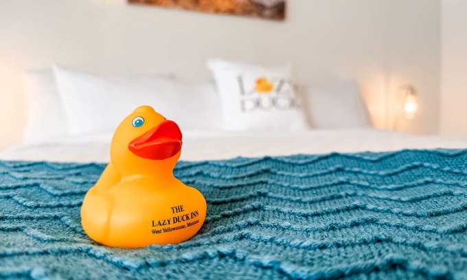 West Yellowstone Hotel | Lazy Duck Inn #27 King Suite