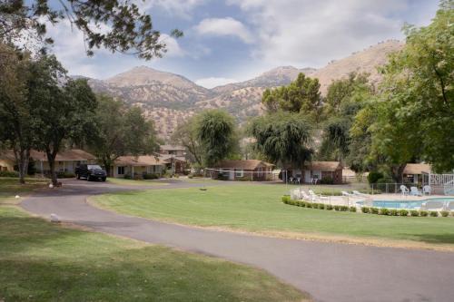 Three Rivers Hotel | Lazy J Ranch Motel