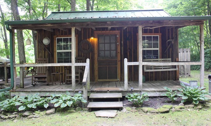 South Bloomingville Cabin | Lazy Lane Cabins - Lazy Lane