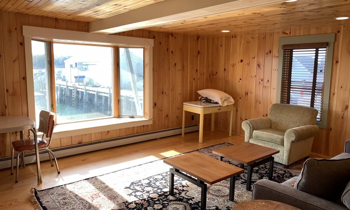 Friendship Apartment | Lazy Lobster Cottage