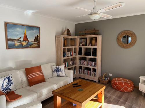 Waterhouse Villa | Lazy Sails Port - Pets welcome inside WiFi