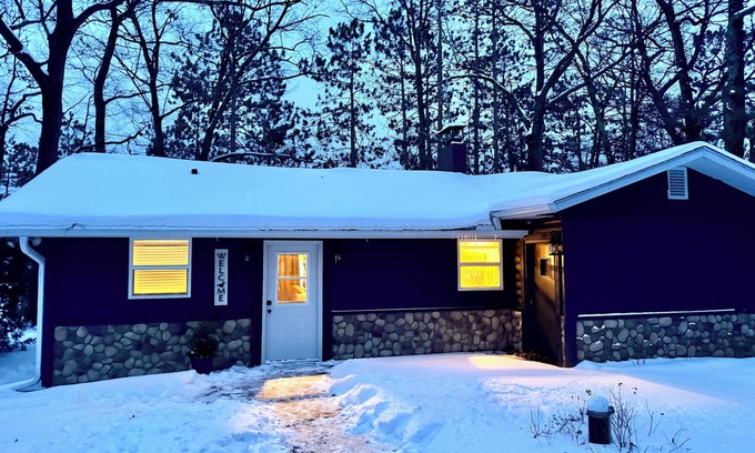 Northwoods Beach Cabin | LCO Lakefront Cabin - Discounted for the Fall, Winter, & Spring