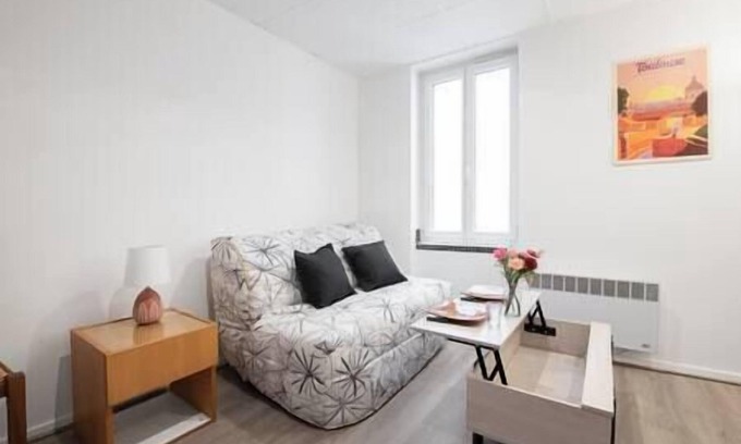Marengo - Jolimont Apartment | Le Champs Elysées - 2 steps from the station