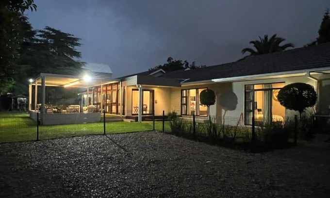 Greater Johannesburg Metropolitan Area Hotel | Le'Ciara Luxury Guest House