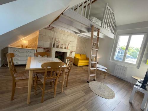 La Fuye-Velpeau Apartment | Le Cocon du Rempart Studio de charme avec mezzanine TOURS centre