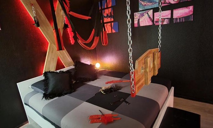 Hautepierre Apartment | Le Coin des Désirs BDSM