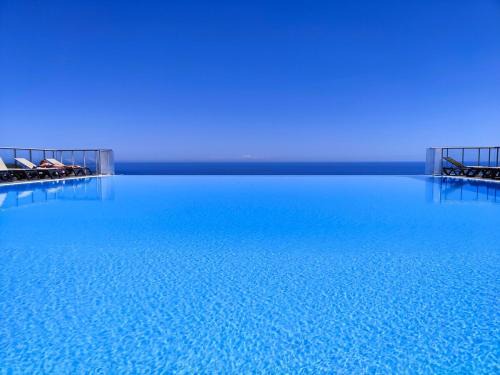 Cap d'Ail Apartment | Le COQ -Splendide vue -magnifique piscine -Parking