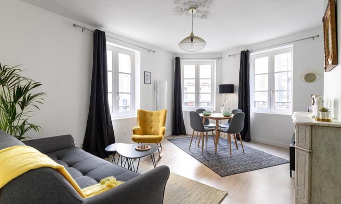 Centre Apartment | LE CRAZY by Cocoonr