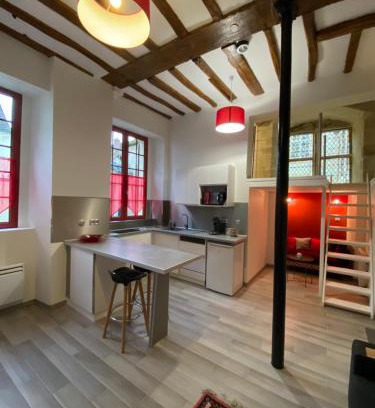 Sens Apartment | Le Gîte de Lancelot avec balnéo City Center