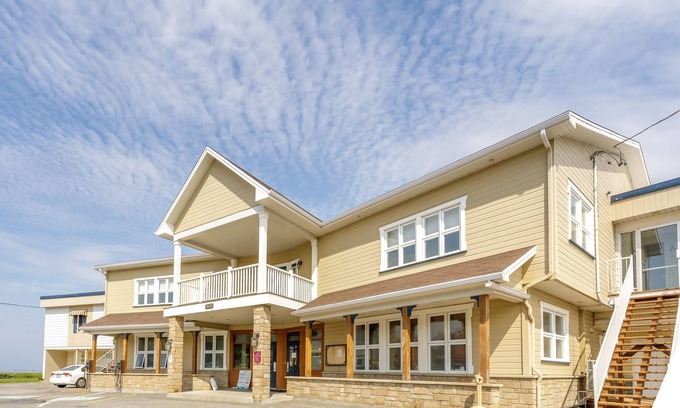 Sainte-Flavie Hotel | Le Gaspésiana