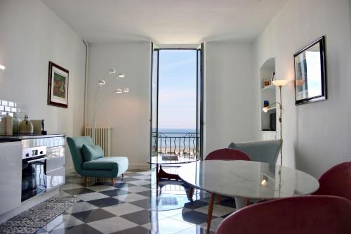 Menton Apartment | "Le Grand Hotel" Prestigieux et Unique, Vue Mer
