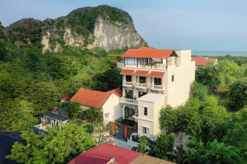 Hoa Lu Hotel | Le Grande TamCoc Retreat