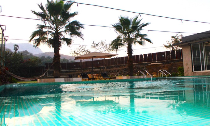 Karjat Hotel | Le Jardin Resort and Spa