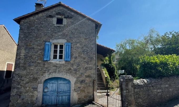 Sainte-Eulalie-de-Cernon House | Le lézard bleu in Aveyron Country house Sainte Eulalie de Cernon 6 pers