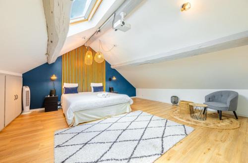 Centre-Ville Apartment | Le Perchoir/F2 de standing avec écran de cinéma