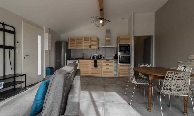 Merville House | Le Petit Limouzin - Merville