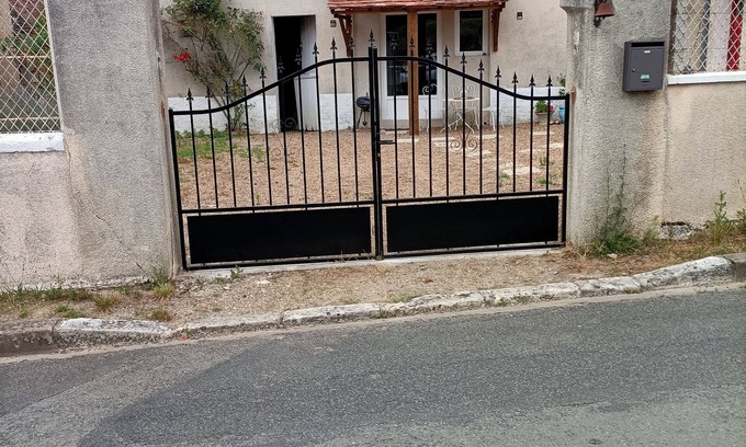Vallieres-les-Grandes House | LE Pressoir Gite Insolite 4/5 Pers