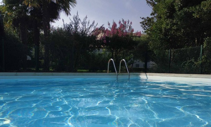 Marans Apartment | "Le Quiet Marandais" 42 m2 Résidence Sécurisée, Calme, Parc Arboré, Piscine