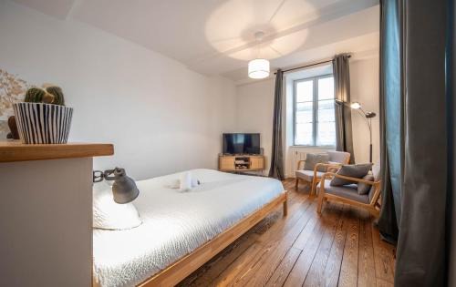 Tournus Apartment | Le refuge citadin