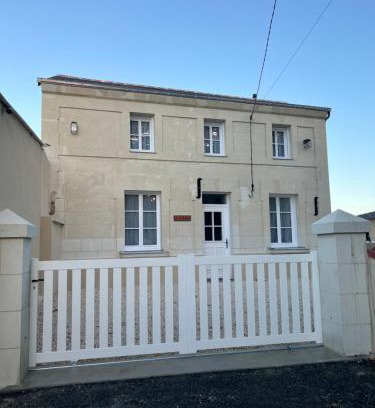 Le Puy-Notre-Dame Villa | LE ROUJOU Charmante maison tout confort au calme