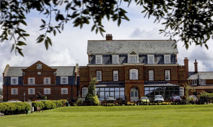 Hunstanton Hotel | Le Strange Arms