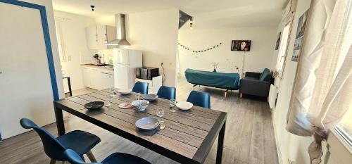 Saint-Meloir-des-Ondes Apartment | Le Tribord T3 étoilé
