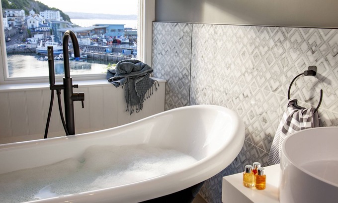 Brixham Hotel | Leader, Maritime Suites - a suite that sleeps 2 guests in 1 bedroom