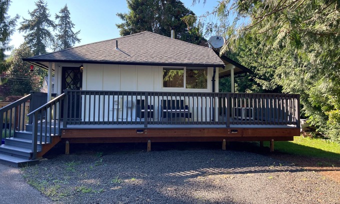 Kingston House | Leaning Spruce Cottage | House in Kingston