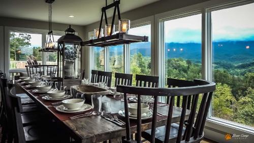 Pittman Center Ski Chalet | Leconte Mountain Lodge, Breathtaking Views, Hot 685, FREE tickets each paid day!