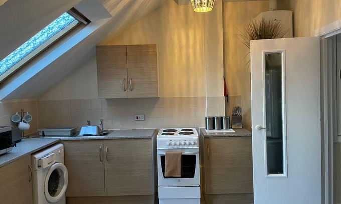 Leeds Apartment | Leeds Cute 1 bed Apt, Garden, Free Wifi & Parking