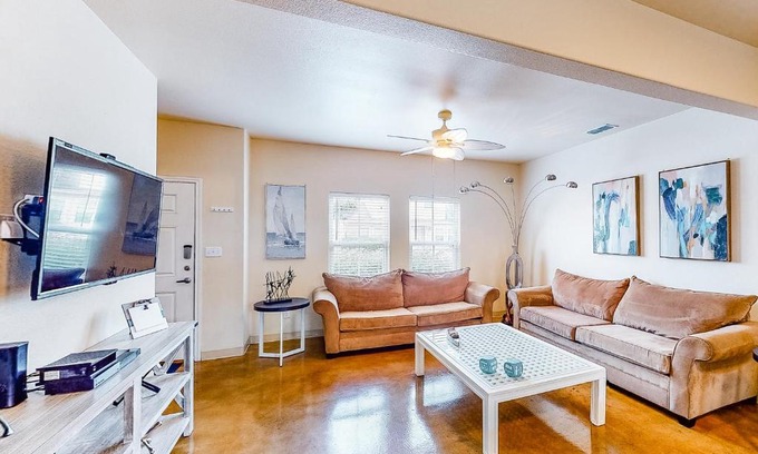 Corpus Christi House | Leeward Bay 15014