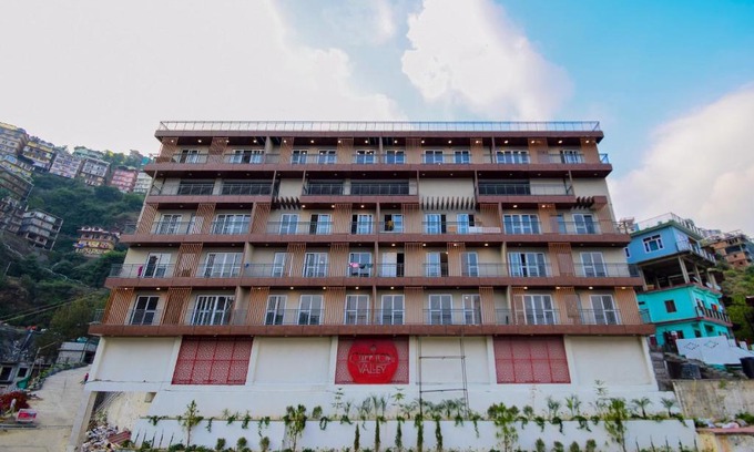 Shimla Apartment | Leigh 2bhk Shimla- Parking with Rooftop +Wi-Fi