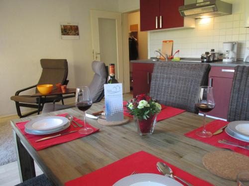 Wanheimerort Apartment | Leisnig, Boltes Fewo DU-Wedau