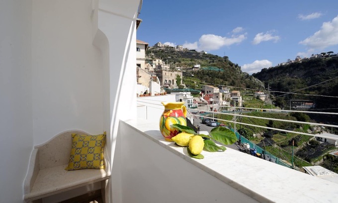 Pontone Apartment | Lemon in the air