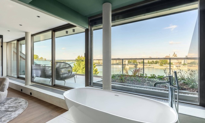 Budavar Hotel | Leon Hotel & Lounge