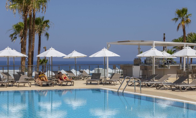 Protaras Hotel | Leonardo Crystal Cove & Spa by the sea - Adults Only
