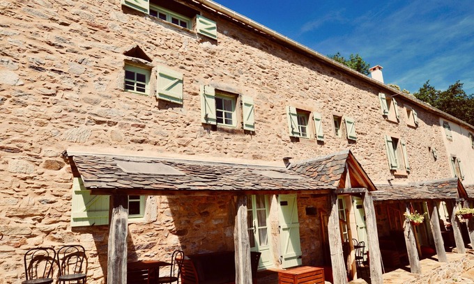 Riols Cottage | Les Cathares - Rustic and charming gite with panoramic mountain views, immersed in beautiful nature