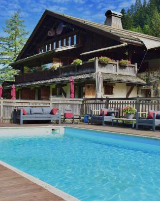 La Clusaz Hotel | Les Chalets de la Serraz