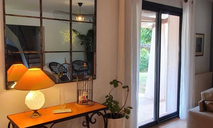 Puyricard Villa | LES COULEURS DU SUD Bright house with large pool and garden furniture