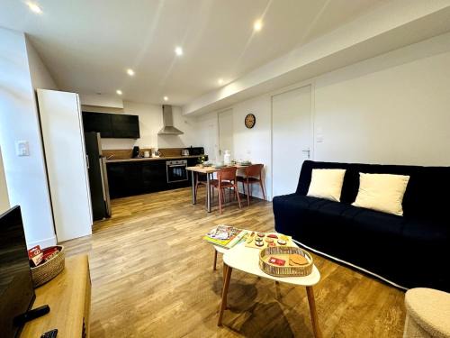 Montaubert - Rille - Saint-Sulpice Apartment | Les Douves - Cité Médiévale de Fougères