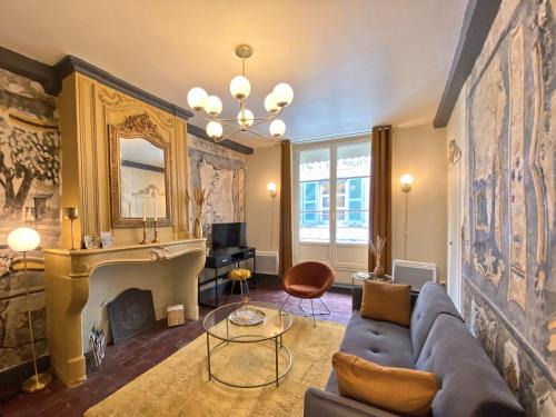 Tournus Apartment | Les Fresques de Camille