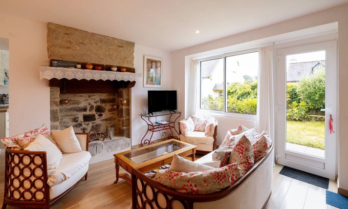 Huelgoat House | Les Gites du chaos d'Huelgoat - Quiet Breton House in City Center