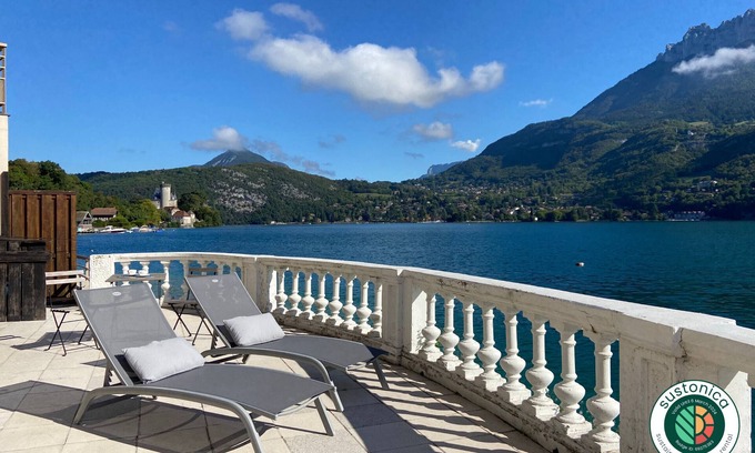 Duingt Apartment | LES LIBELLULES - Rez de lac, accès direct privatif