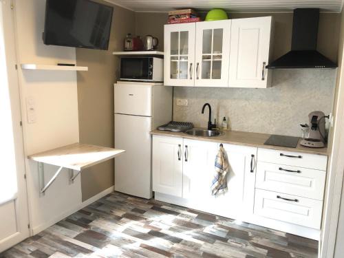 Mimizan Apartment | Les logis d'argent Studio indépendant Parking Entrée autonome Linge de Lit et Serviettes Wifi fibre TV connectée