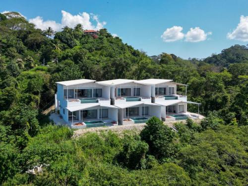 Mal Pais Apartment | Les Roches - Paradise Retreat