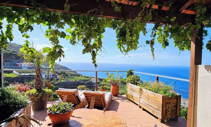 Lombo do Doutor House | Les Terrasses Suites