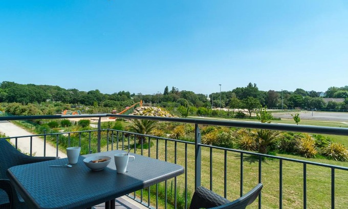 Concarneau Apartment | Les Thermes 515 - Appt avec piscine partagée