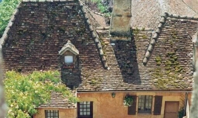 Prudhomat House | Les Tuiles, at the foot of the château overlooking the Dordogne valley