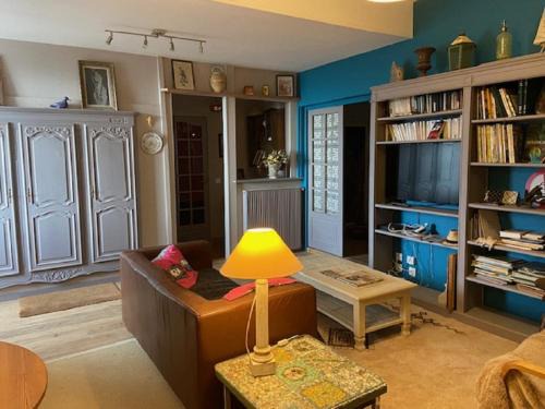Monflanquin Apartment | Les volets bleus