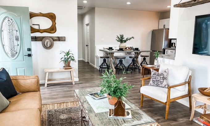 Bishop Apartment | Let us host your vacation, sking, hiking, climbing, fishing, cycling adventures